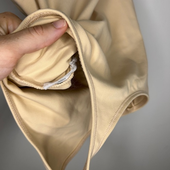 Abercrombie & Fitch Double Layered Seamless Fabric Square neck Bodysuit - Picture 6 of 6